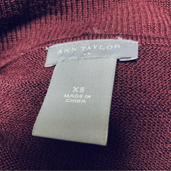 Very good condition Ann Taylor Factory wool/acrylic size XS Burgundy sweater - Picture 7 of 7